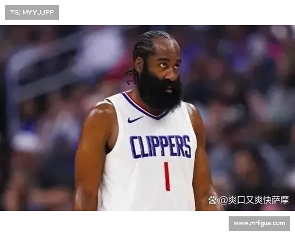 亚历山大赛前热身专注,雷霆更衣室团结氛围曝光